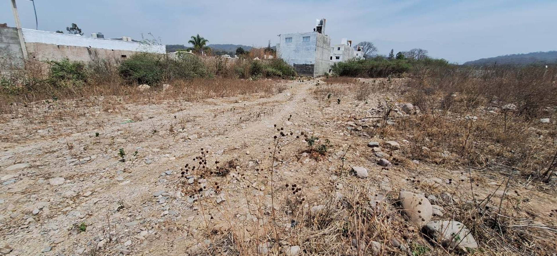 VENTA TERRENO 853MTS - LOS ALISOS - 3