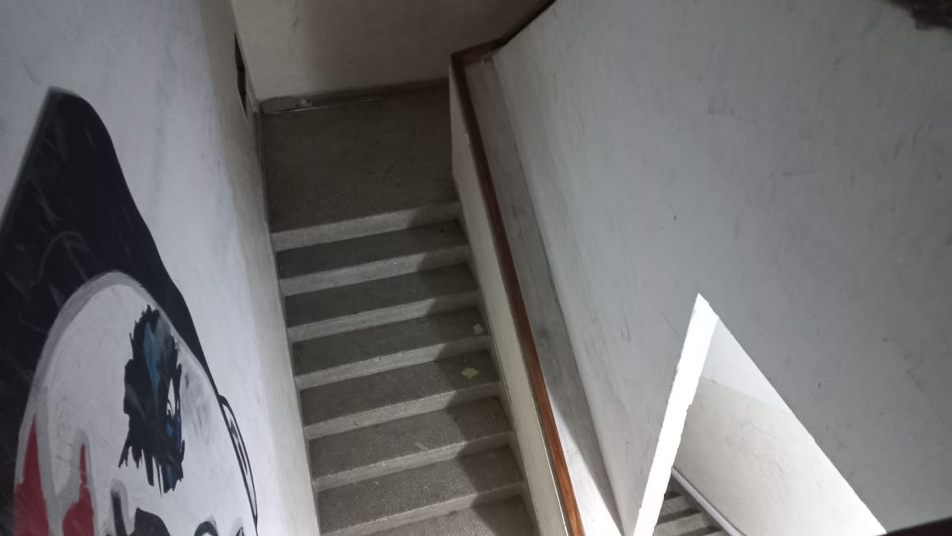 ALQUILER SALON COMERCIAL - 1* PISO. MICROCENTRO. - 8