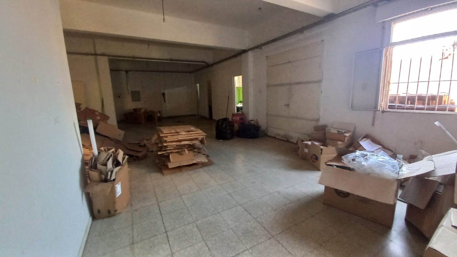 ALQUILER SALON COMERCIAL - 1* PISO. MICROCENTRO. - 2