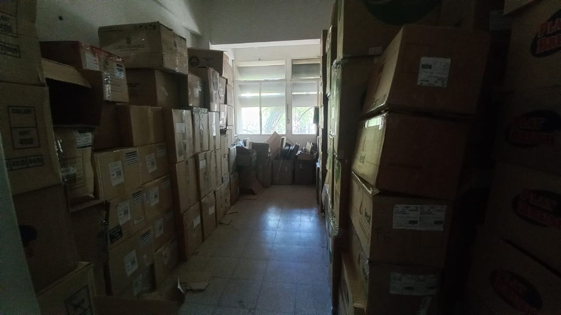 ALQUILER SALON COMERCIAL - 1* PISO. MICROCENTRO. - 12