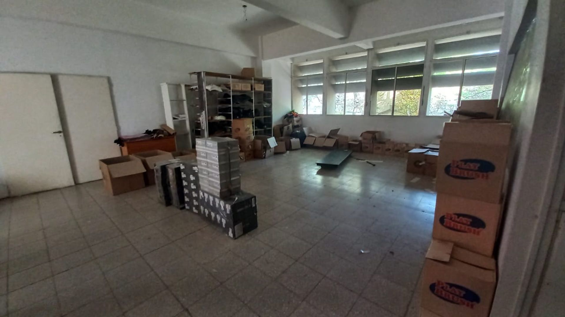 ALQUILER SALON COMERCIAL - 1* PISO. MICROCENTRO. - 14