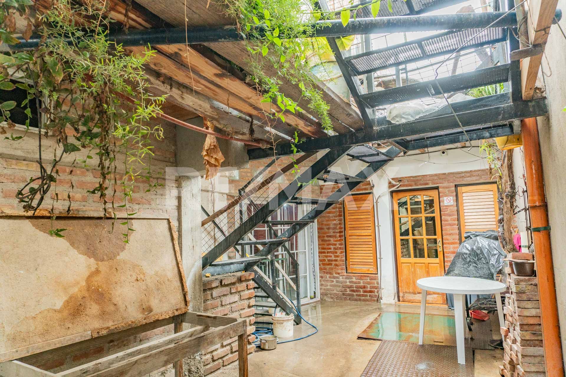 CASA CON DPTO Y MONOAMBIENTE EN VENTA - 20