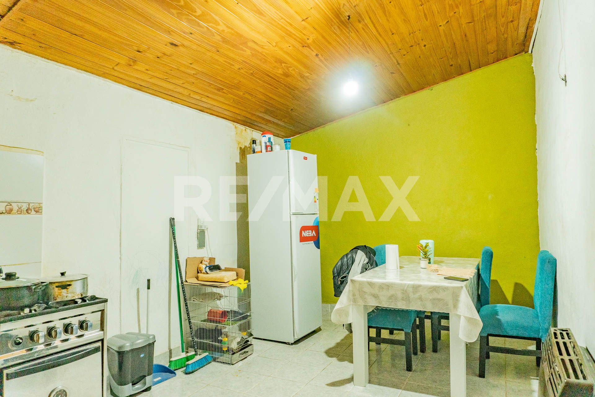CASA CON DPTO Y MONOAMBIENTE EN VENTA - 18