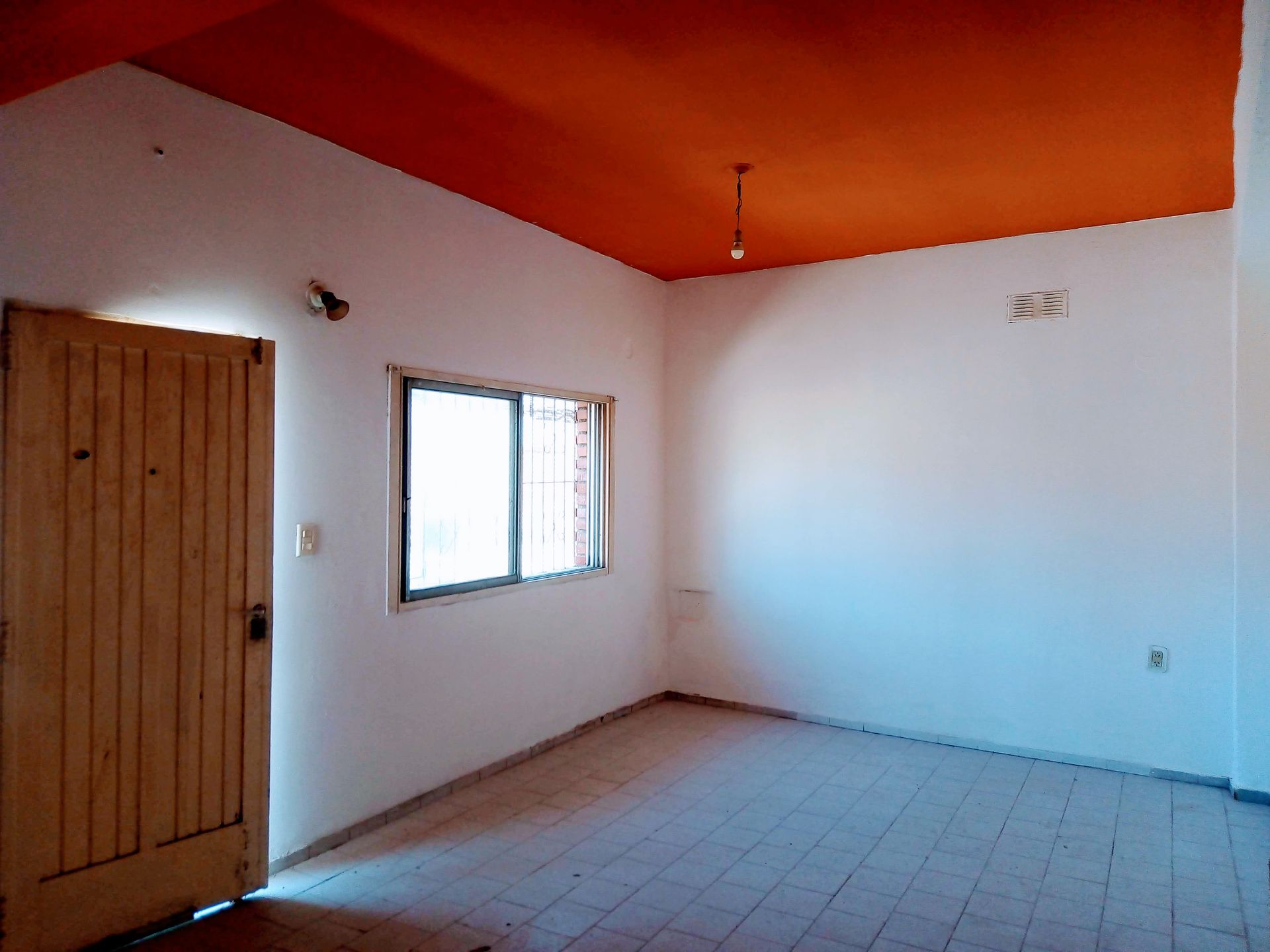 CASA CON DPTO Y MONOAMBIENTE EN VENTA - 15