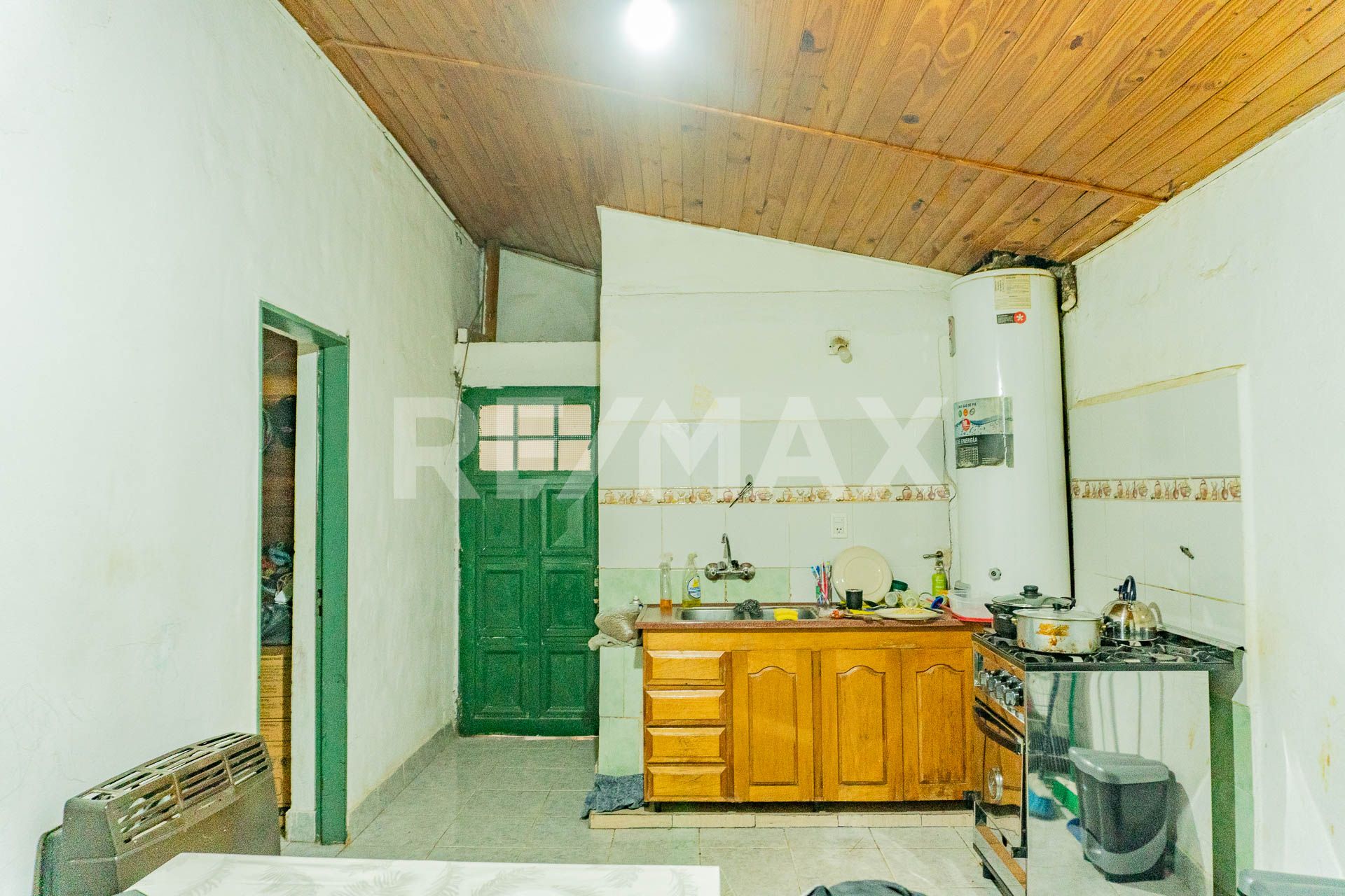 CASA CON DPTO Y MONOAMBIENTE EN VENTA - 19