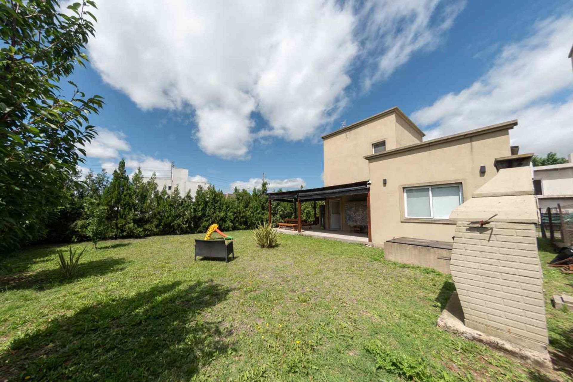 CASA 4 AMB EN LAGUNA AZUL EZEIZA APTO CREDITO - 1