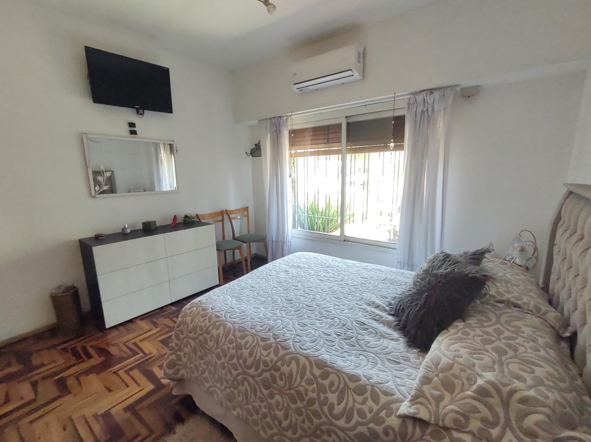 Venta Casa 5 Amb, con quincho y jard&iacute;n - Haedo - 13