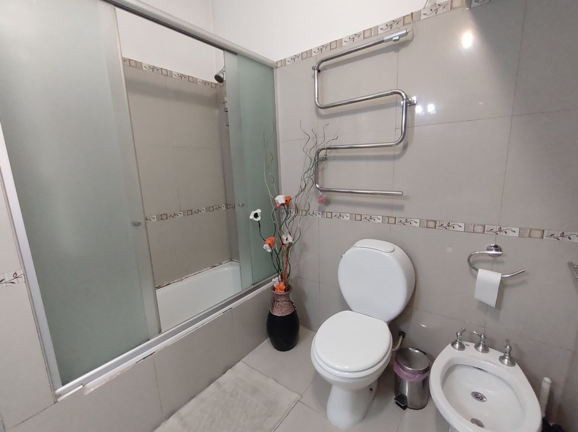 Venta Casa 5 Amb, con quincho y jard&iacute;n - Haedo - 10