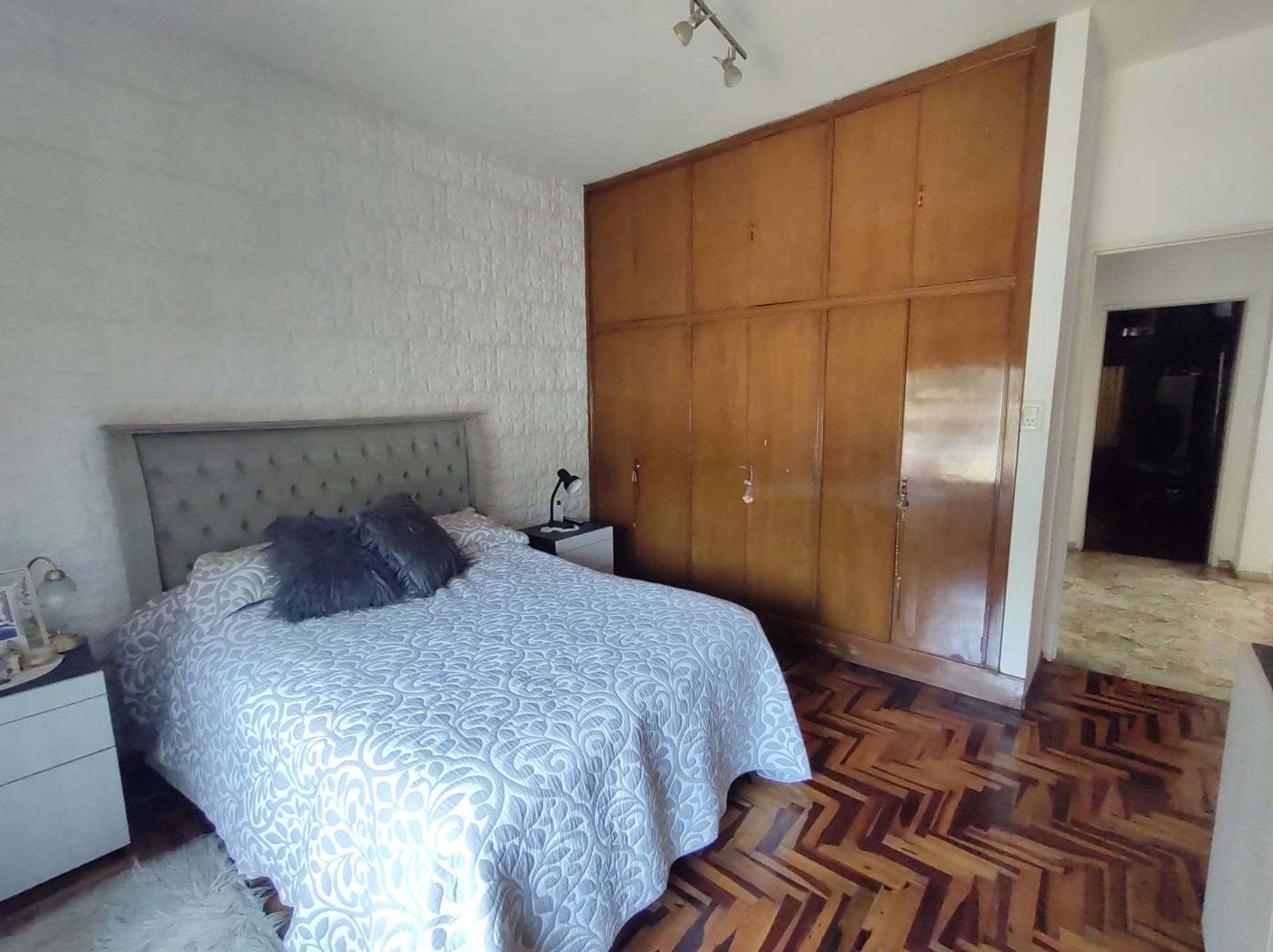 Venta Casa 5 Amb, con quincho y jard&iacute;n - Haedo - 12